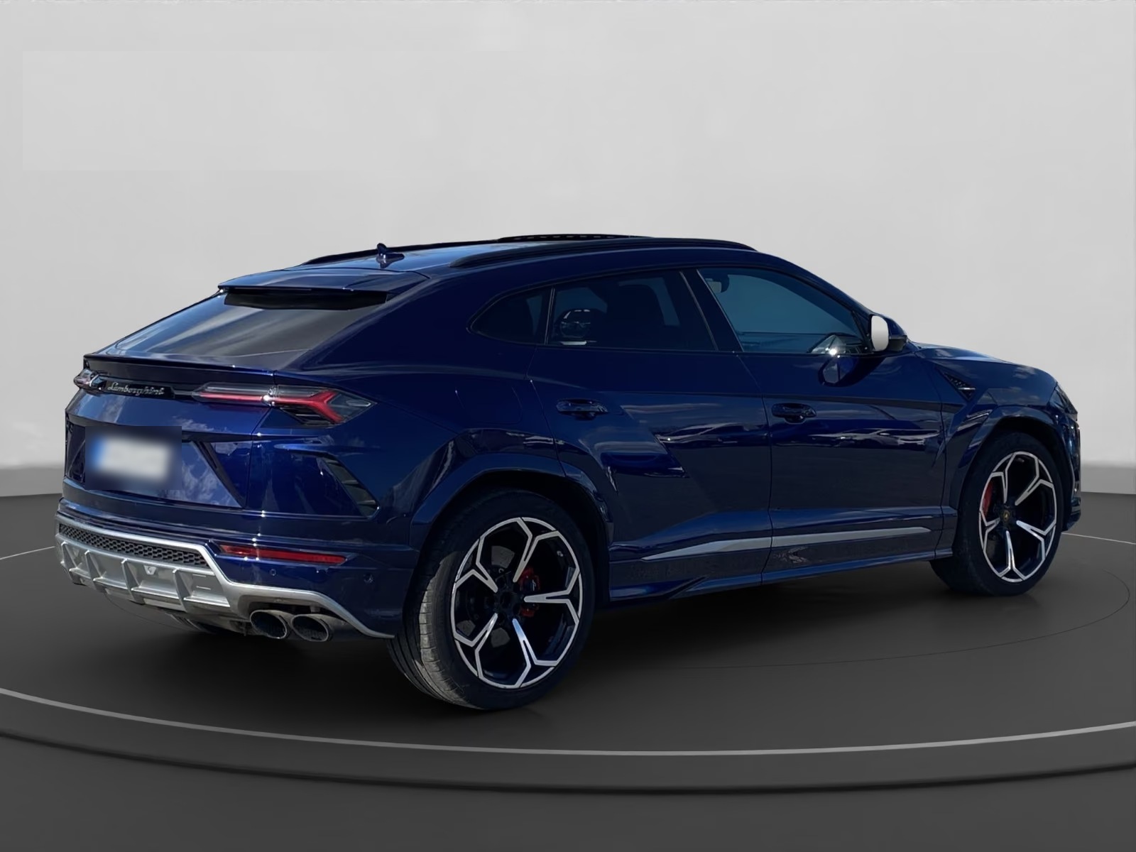 Lamborghini Urus 2018 — rear three-quarter view
