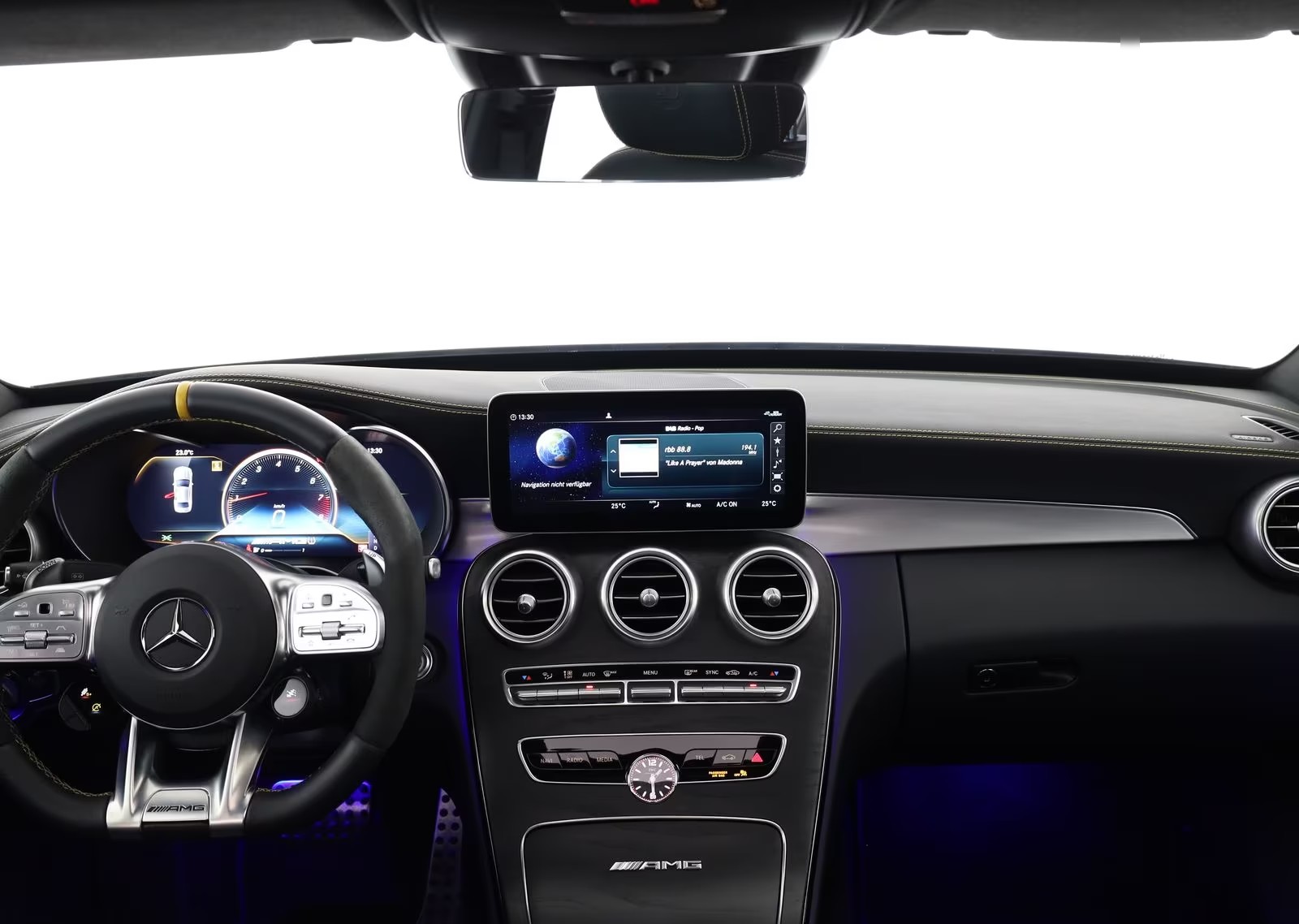 Mercedes-AMG C 63 S Saloon dashboard and widescreen cockpit