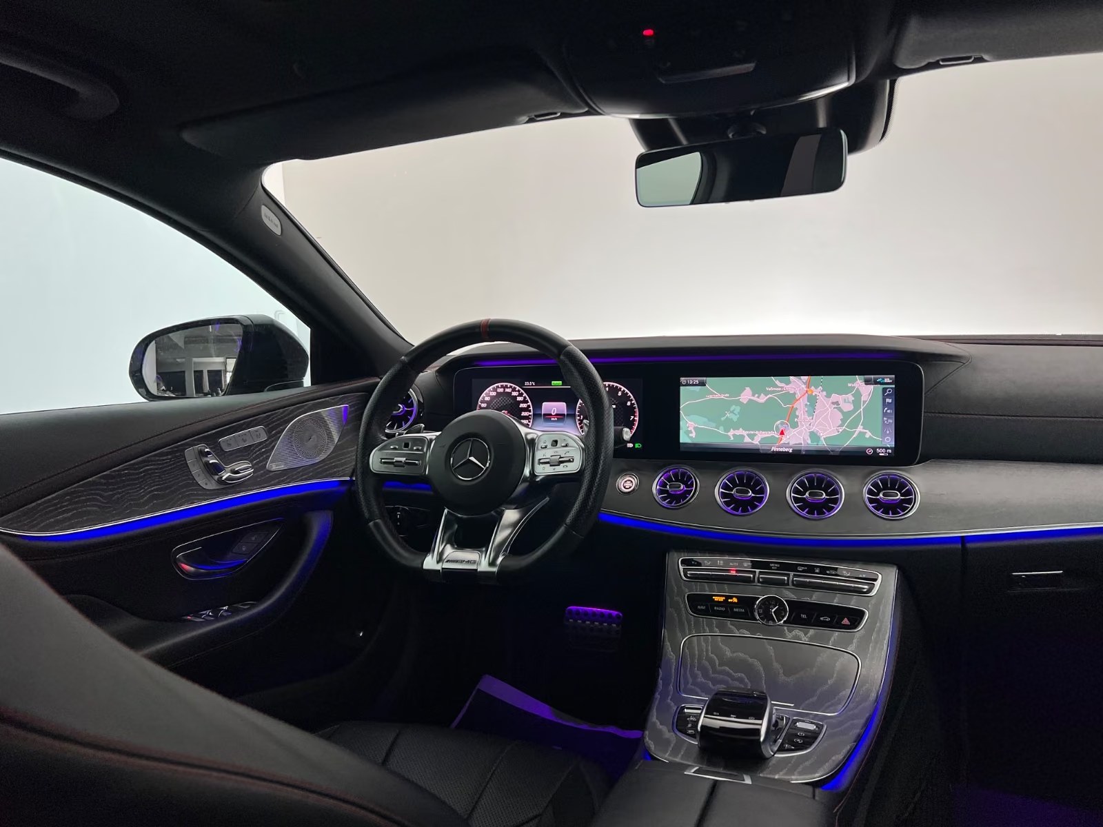 Mercedes-AMG CLS 53 4MATIC+ dashboard with Widescreen Cockpit