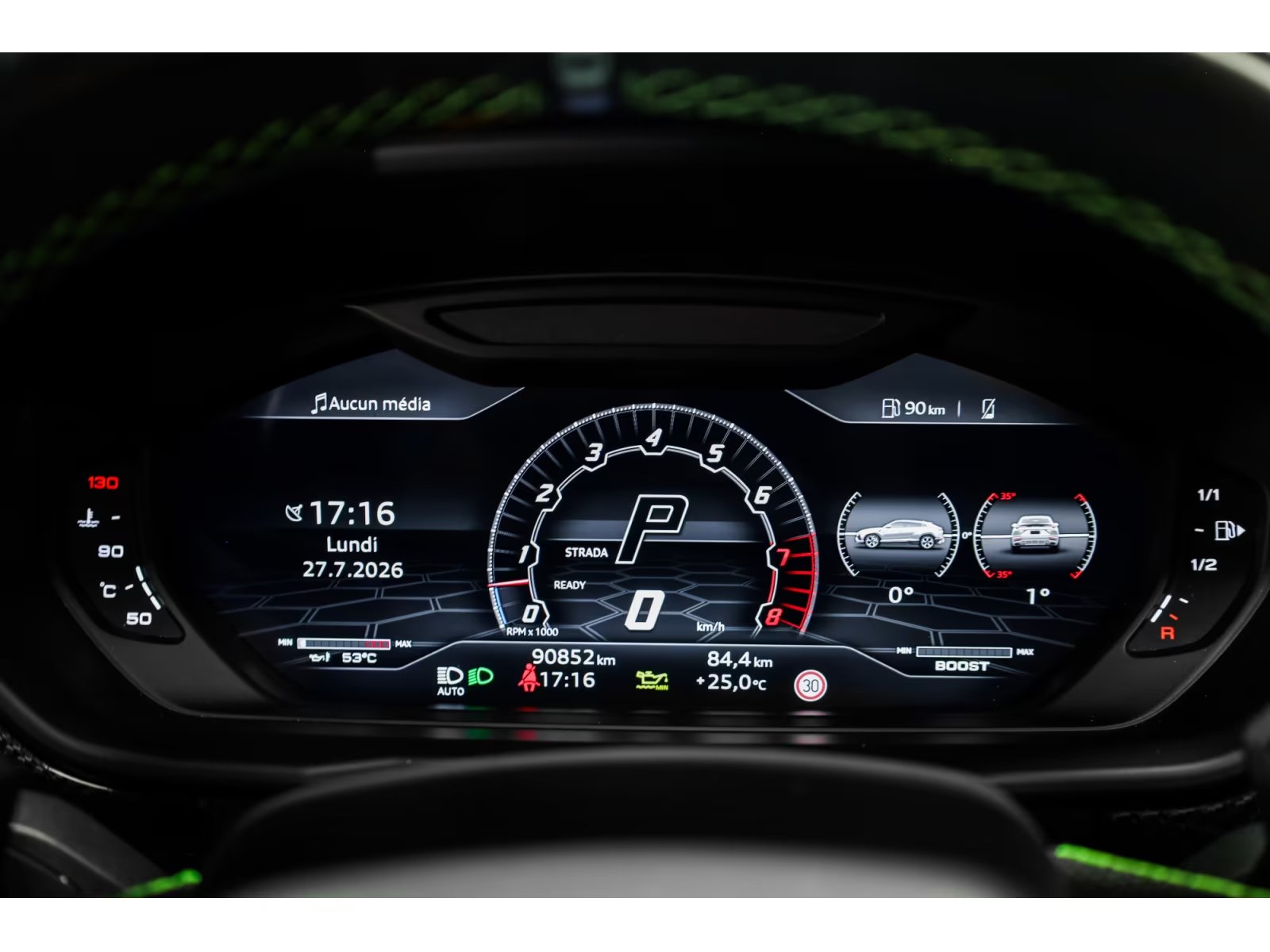 Lamborghini Urus 2021 — infotainment and 3D camera display