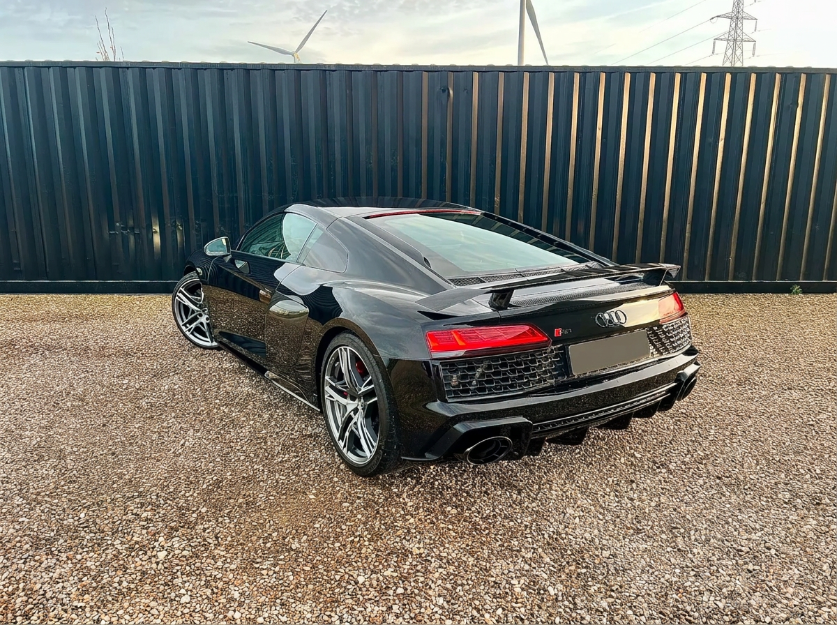 Audi R8 V10 Performance 2019 — rear three-quarter view with carbon wing