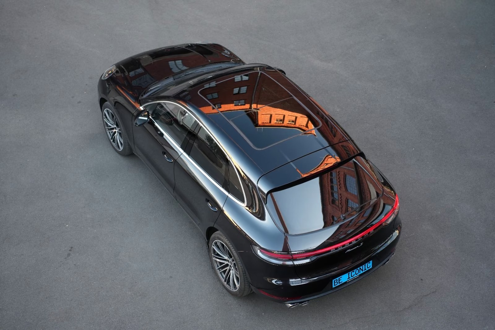 Porsche Macan S rear three-quarter view from above