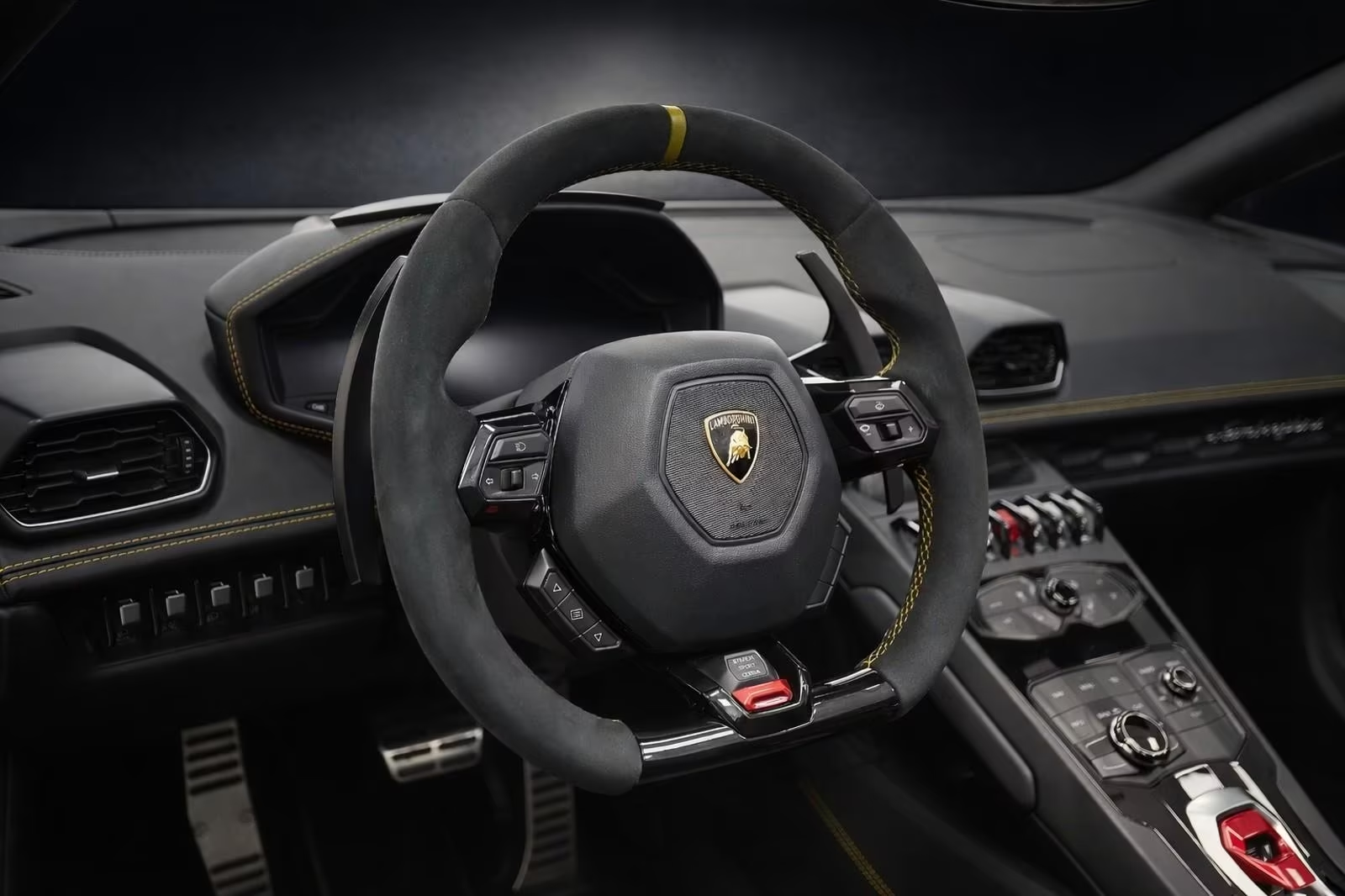 Lamborghini Huracán LP 610-4 Spyder 2016 — Alcantara steering wheel and digital cockpit