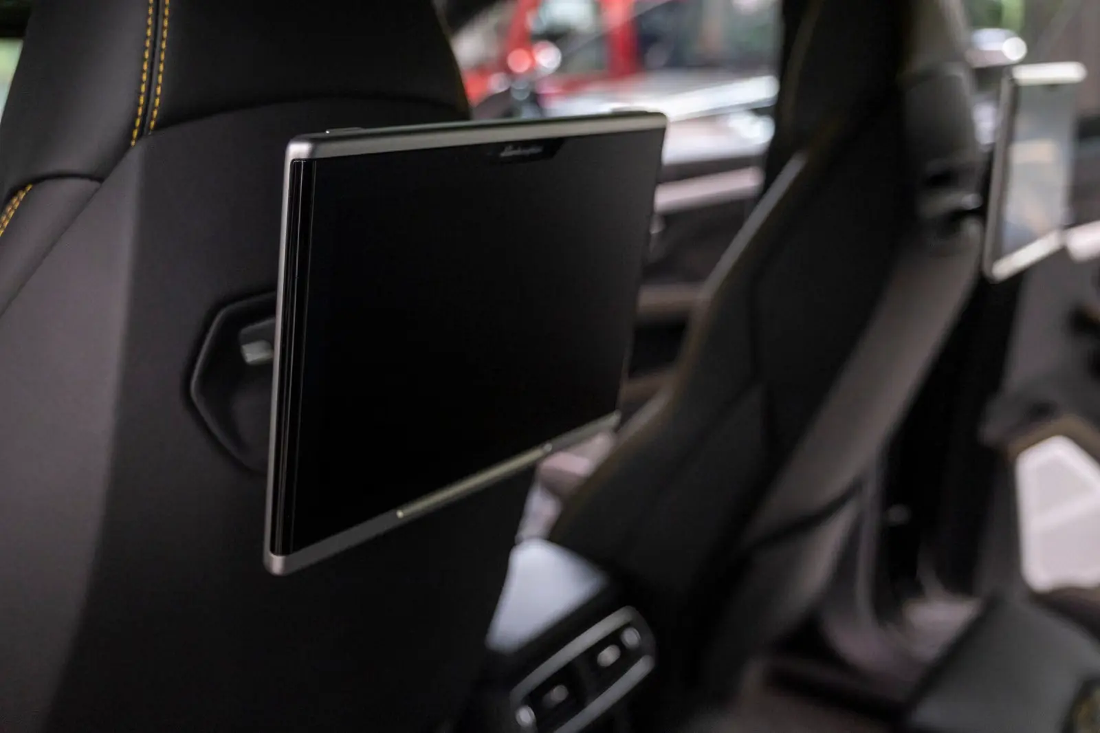 Lamborghini Urus 2018 — rear-seat entertainment display