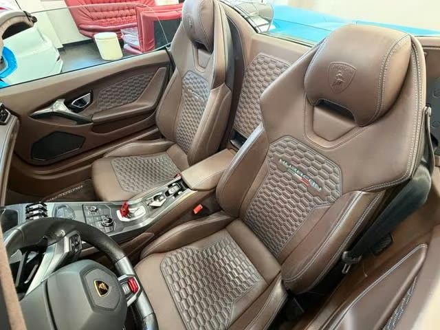 Lamborghini Huracán RWD Spyder 2017 — brown leather sport seats