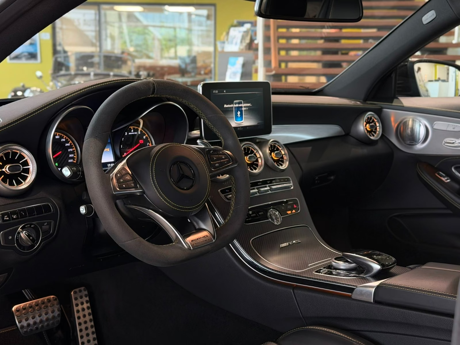 Mercedes-AMG C 63 S Coupé dashboard and cockpit