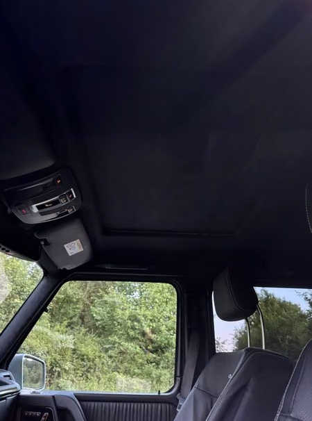 Mercedes-Benz G 500 Limited Edition 2018 — leather grab handle on the headliner