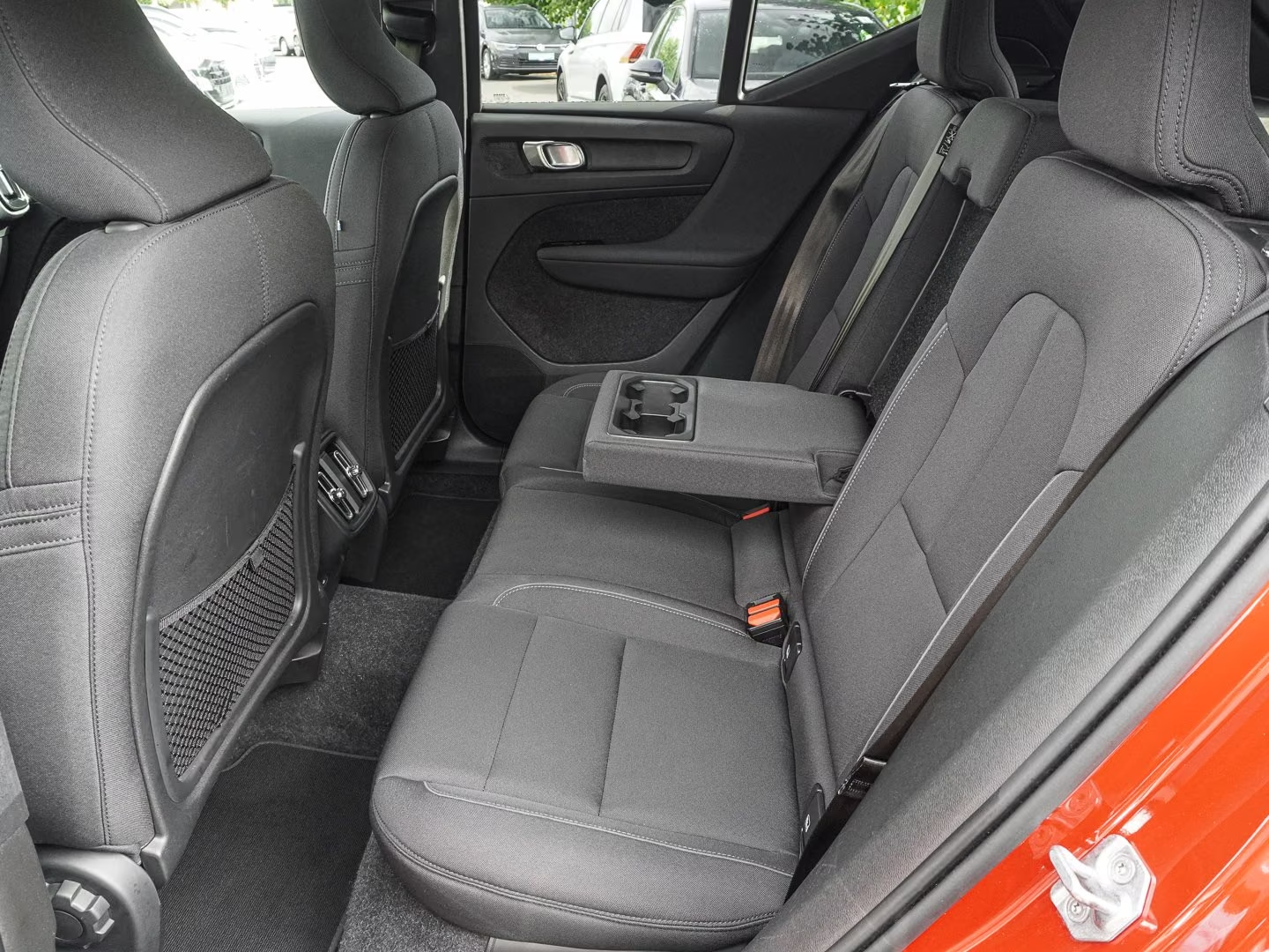 Rear seats of the Volvo XC40 in black cloth