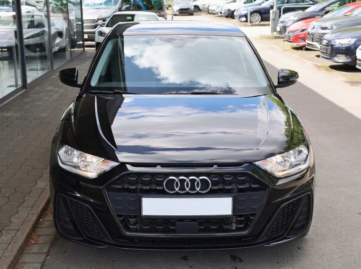 Front view of the Mythos Black Audi A1 Sportback 30 TFSI S line.