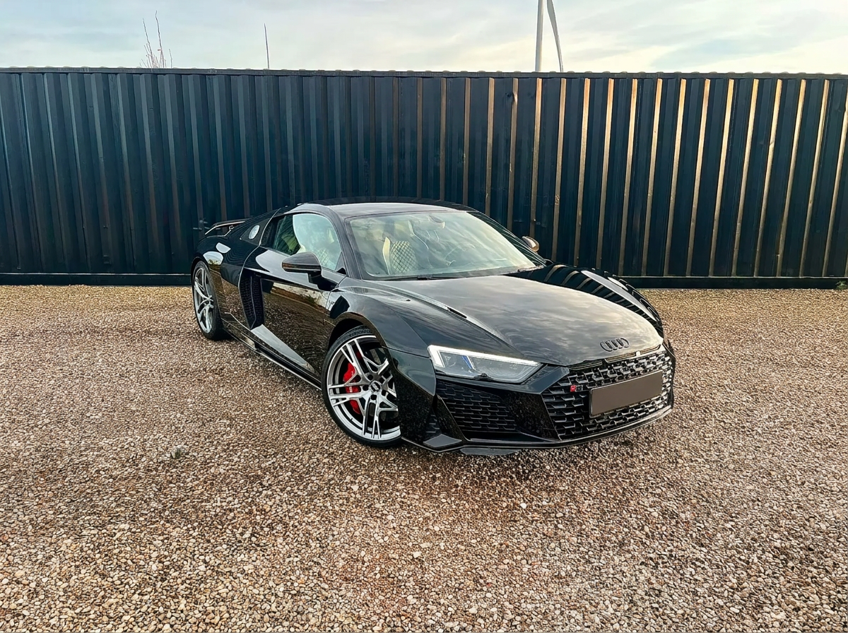 Audi R8 V10 Performance 2019 in Mythos Black Metallic — front three-quarter view