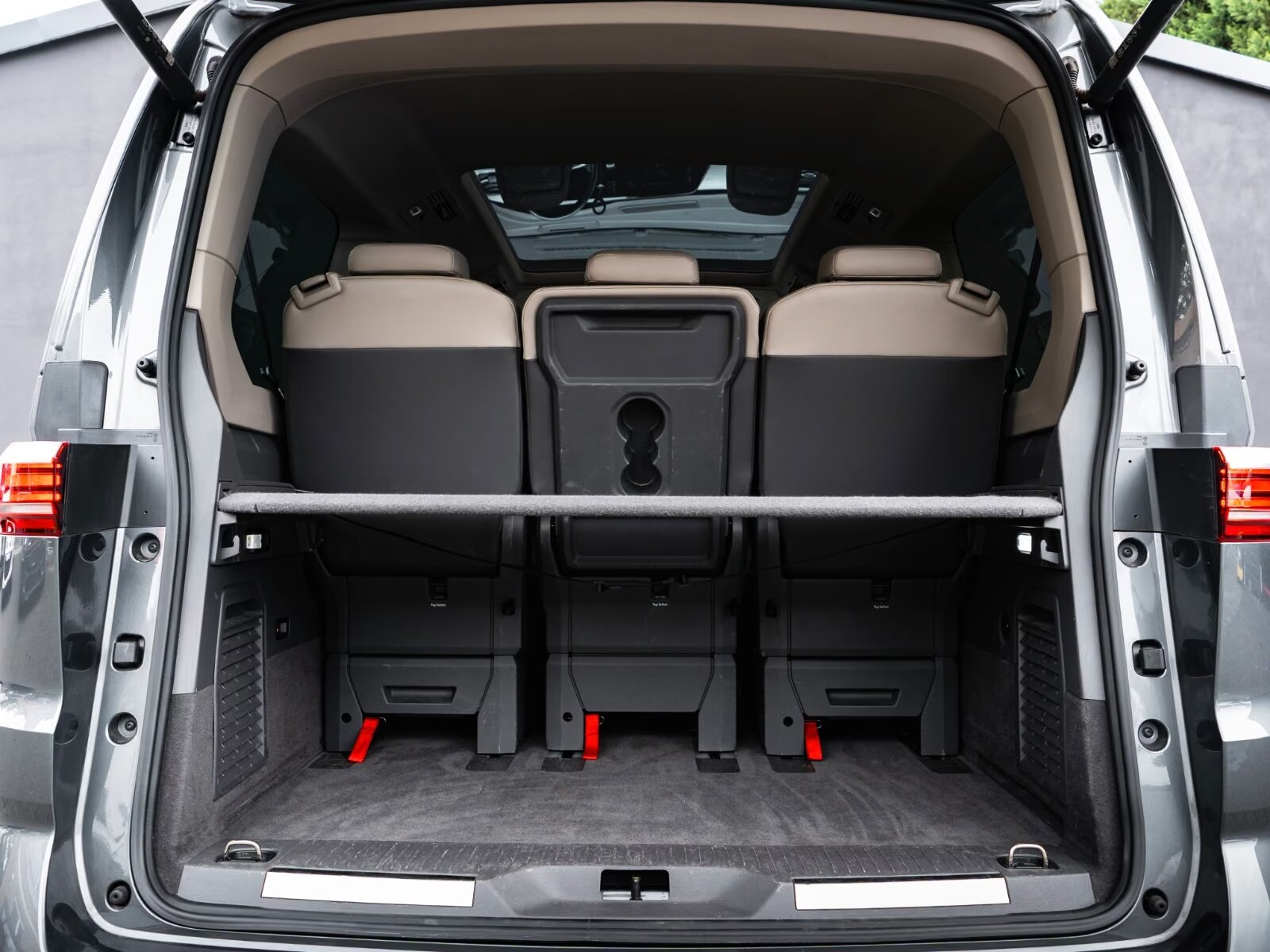 Boot of the Volkswagen T7 Multivan with the third row in place.