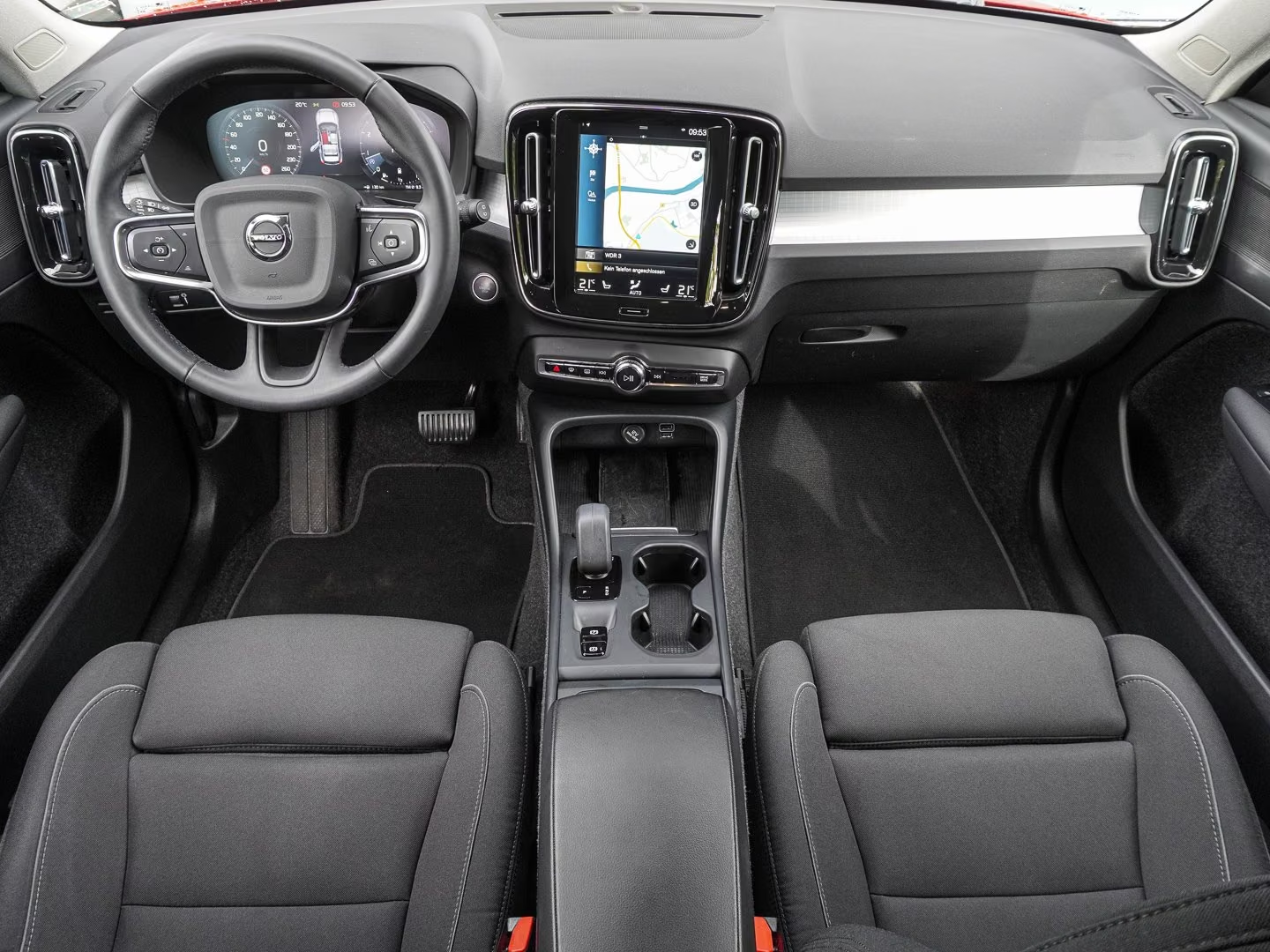 Dashboard, digital cockpit and centre touchscreen of the XC40