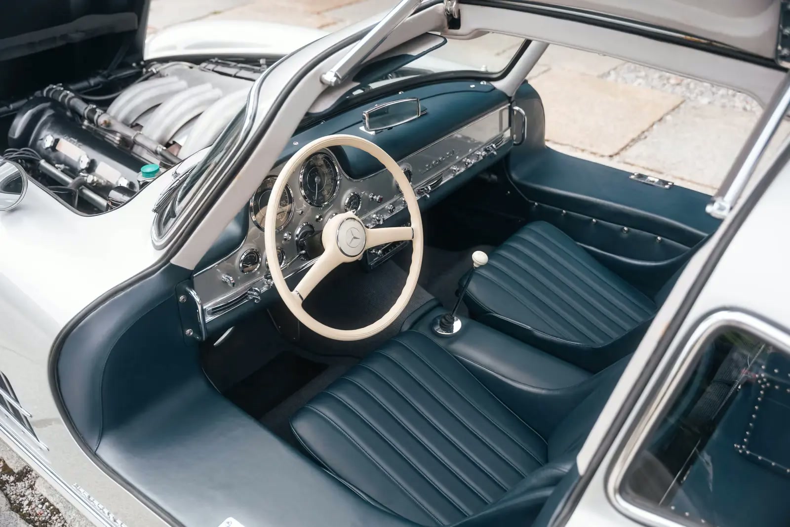 Detailed view of the 300 SL 3.0-litre inline-six engine bay