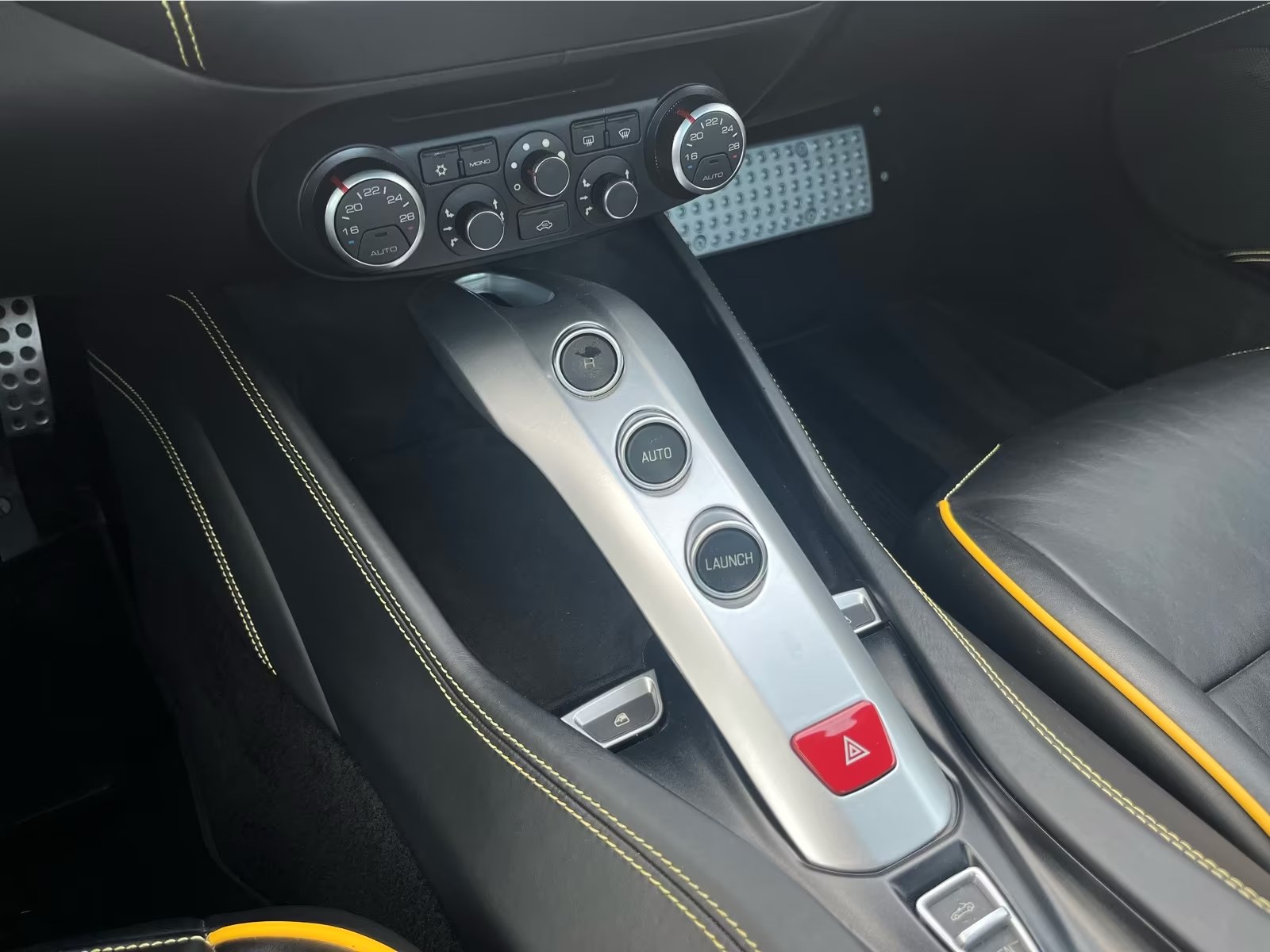Ferrari California T centre console and infotainment